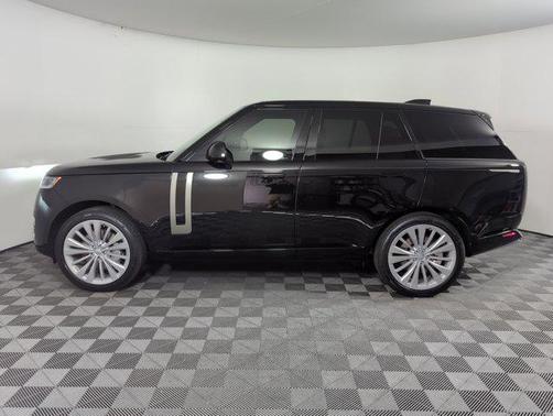 2025 Land Rover Range Rover P530 SE