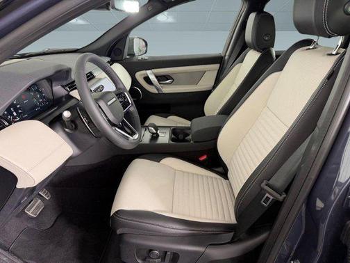 2026 Land Rover Discovery Sport Landmark