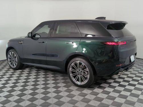 2025 Land Rover Range Rover Sport SE