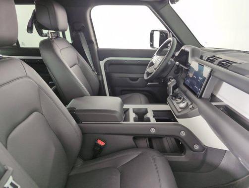2025 Land Rover Defender 110 P300