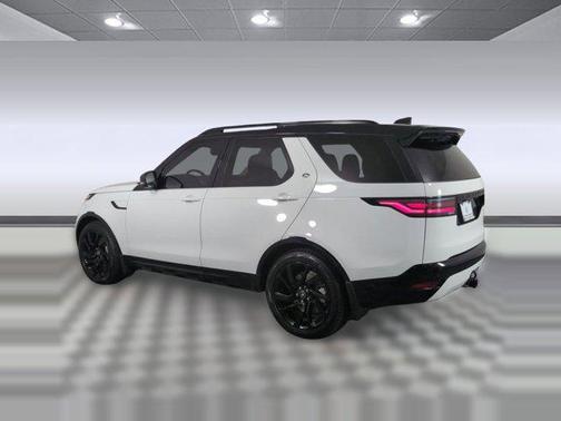 2025 Land Rover Discovery P300 Dynamic SE
