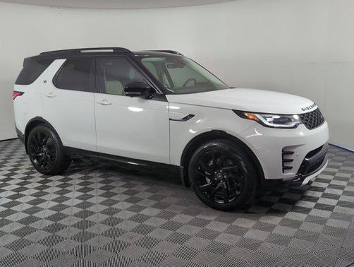 2025 Land Rover Discovery P300 Dynamic SE