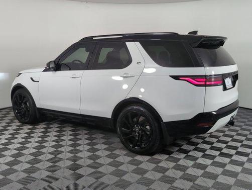 2025 Land Rover Discovery P300 Dynamic SE