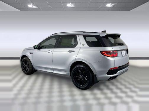 Hakuba Silver Metallic 2025 Land Rover Discovery Sport S