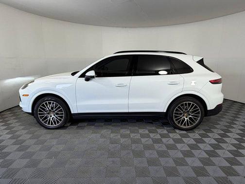 White 2023 Porsche Cayenne Platinum Edition