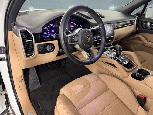 2023 Porsche Cayenne Platinum Edition