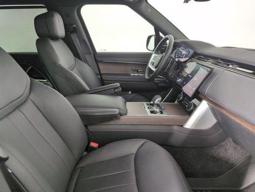 2023 Land Rover Range Rover P530 SE