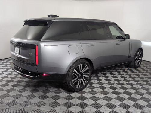 2023 Land Rover Range Rover P530 SE