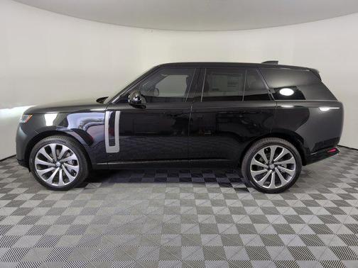 2025 Land Rover Range Rover P530 SE