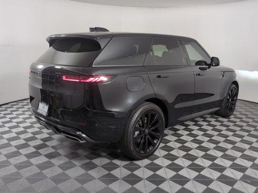 2025 Land Rover Range Rover Sport SE