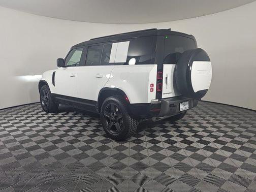 2025 Land Rover Defender 110 P400 X-Dynamic SE