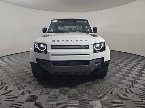 2025 Land Rover Defender 110 P400 X-Dynamic SE