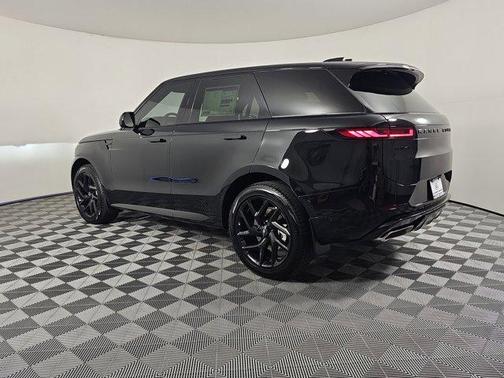 2025 Land Rover Range Rover Sport SE