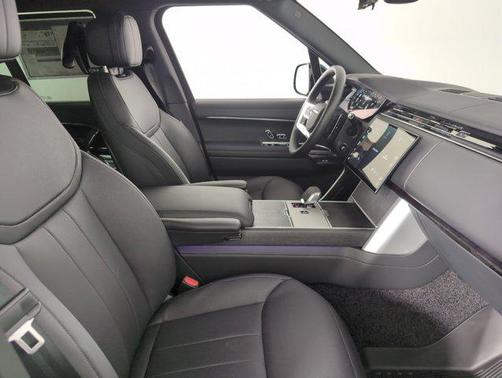 2025 Land Rover Range Rover P530 SE