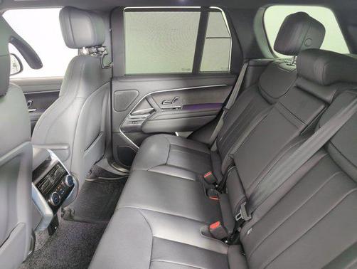 2025 Land Rover Range Rover P530 SE