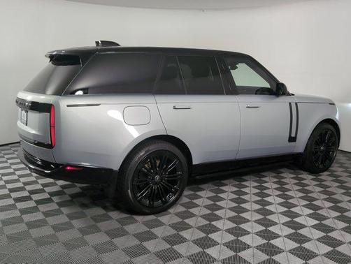 2025 Land Rover Range Rover P530 SE