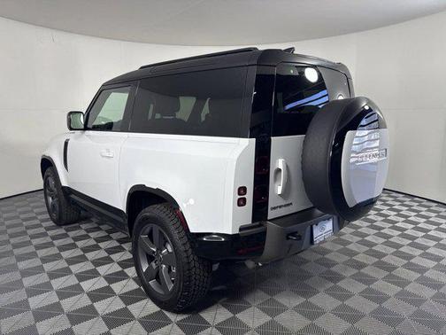 2025 Land Rover Defender 90 P400 X-Dynamic SE