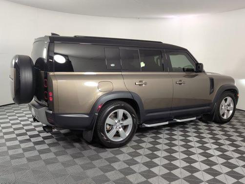 2023 Land Rover Defender 130 SE