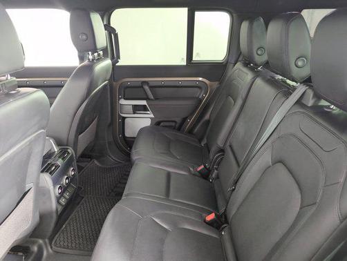 2023 Land Rover Defender 130 SE