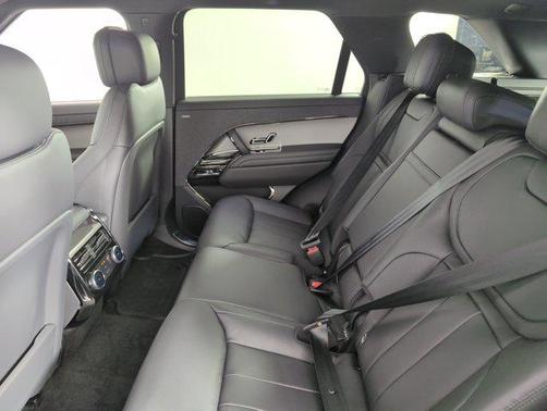 2025 Land Rover Range Rover Sport SE