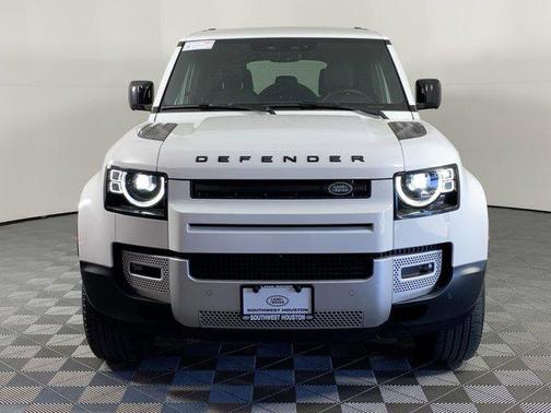 2025 Land Rover Defender 110 P300