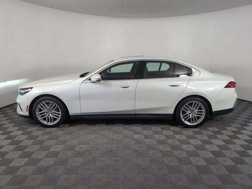 2024 BMW 530 i