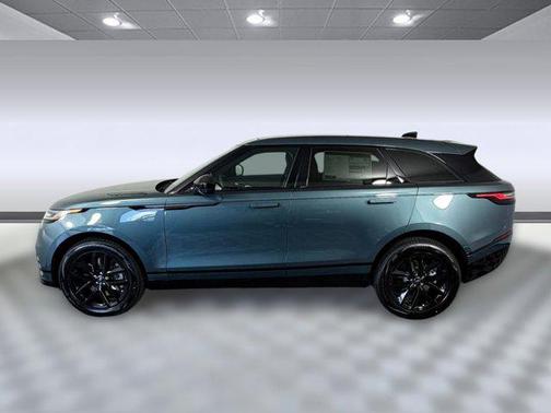 Giola Green Metallic 2026 Land Rover Range Rover Velar P400 Dynamic SE