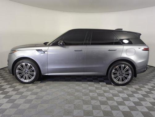 2025 Land Rover Range Rover Sport SE