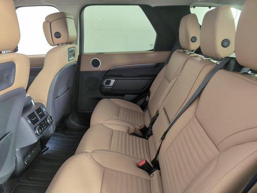 2025 Land Rover Discovery P360 Metropolitan Edition