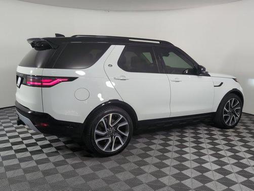 2025 Land Rover Discovery P360 Metropolitan Edition