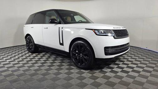2025 Land Rover Range Rover P550e SE