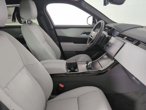 2026 Land Rover Range Rover Velar P250 SE R-Dynamic