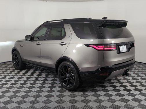 2025 Land Rover Discovery Dynamic SE