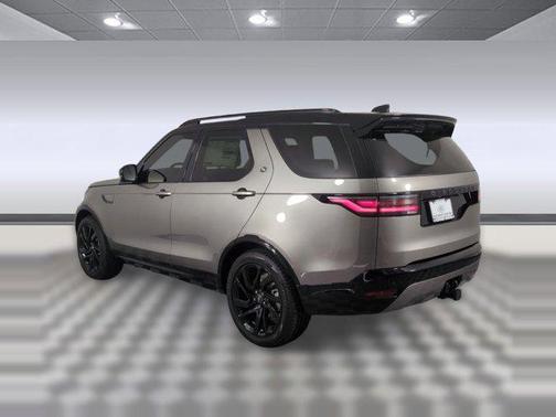 2025 Land Rover Discovery P300 Dynamic SE