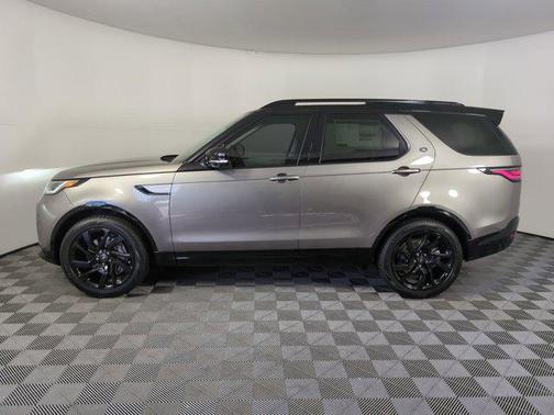 2025 Land Rover Discovery Dynamic SE