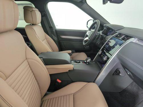 2025 Land Rover Discovery Dynamic SE