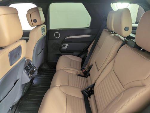 2025 Land Rover Discovery Dynamic SE