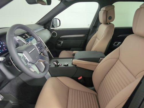 2025 Land Rover Discovery Dynamic SE