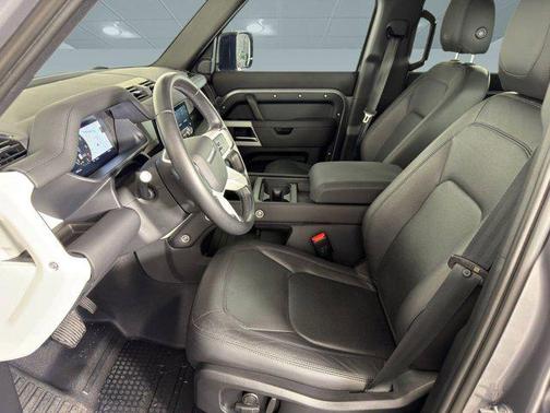 2024 Land Rover Defender 110 P300
