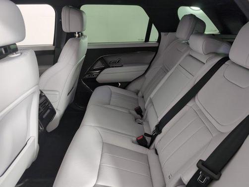 2025 Land Rover Range Rover Sport SE