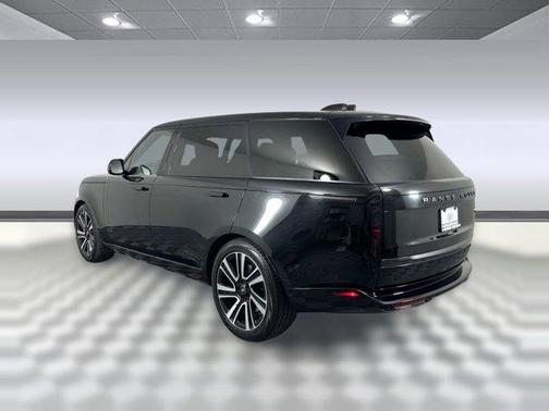 2023 Land Rover Range Rover P530 SE