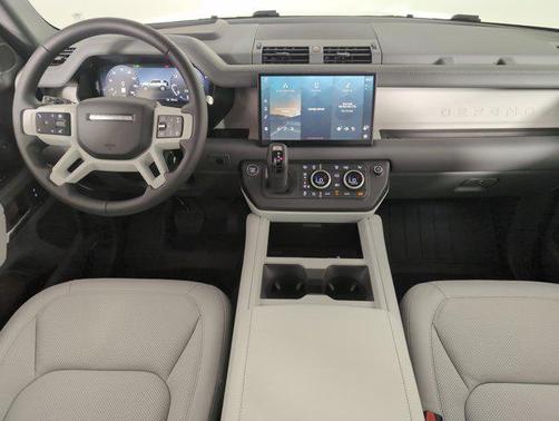 2025 Land Rover Defender 110 P400 X-Dynamic SE