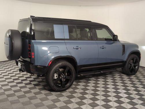 2025 Land Rover Defender 110 P400 X-Dynamic SE