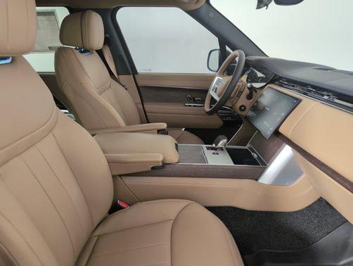 2025 Land Rover Range Rover P530 SE 7 Seat