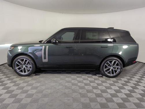2025 Land Rover Range Rover P530 SE 7 Seat