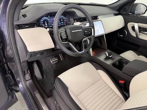 Varesine Blue Metallic 2026 Land Rover Discovery Sport Landmark