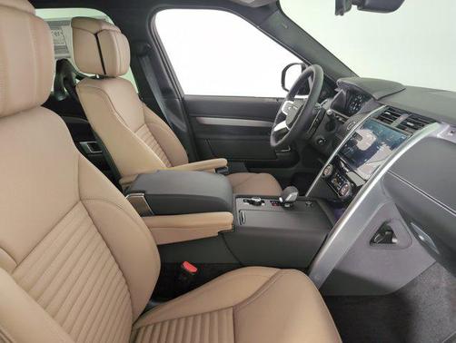 2025 Land Rover Discovery P360 Dynamic SE