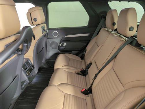 2025 Land Rover Discovery P360 Dynamic SE