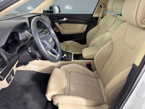 2023 Audi Q5 40 Premium Plus