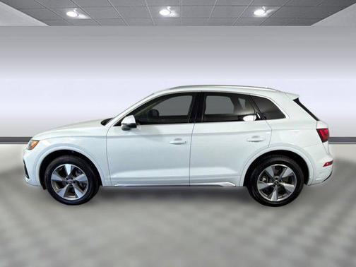 2023 Audi Q5 40 Premium Plus